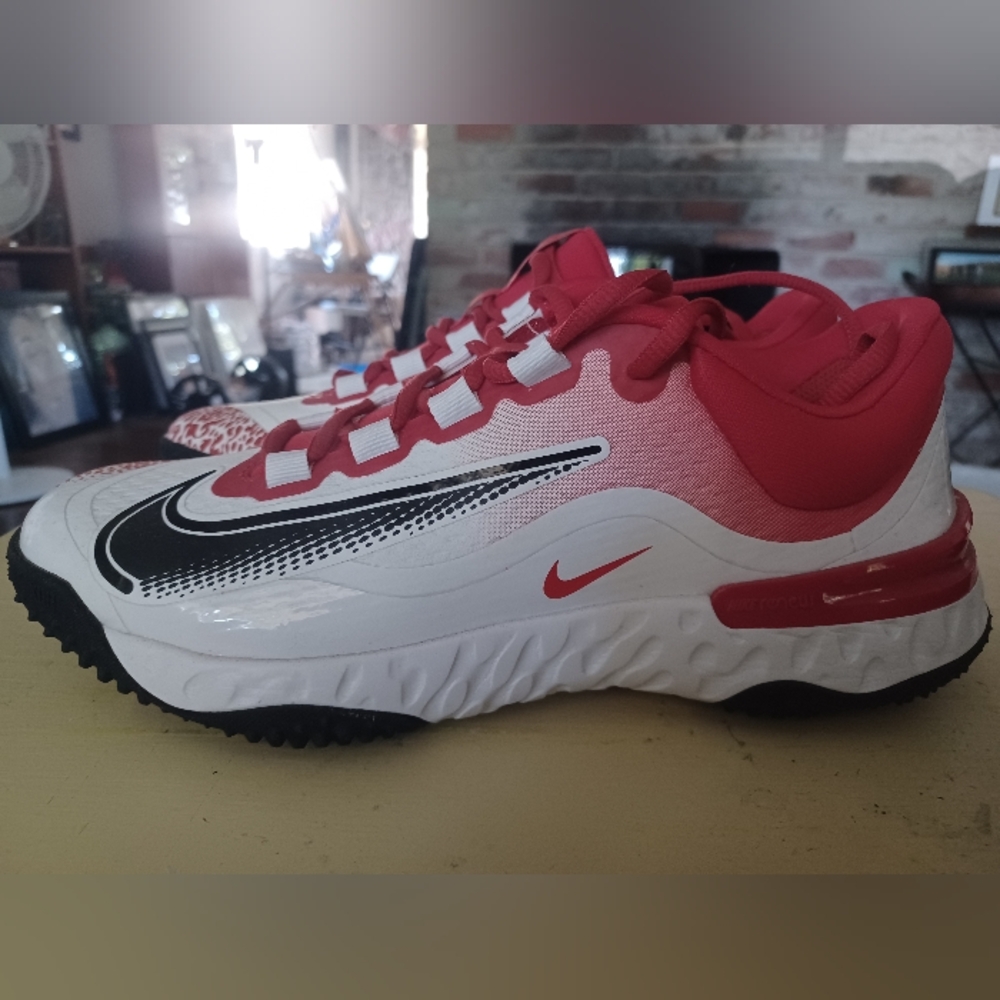Women's Softball Shoes - NEW